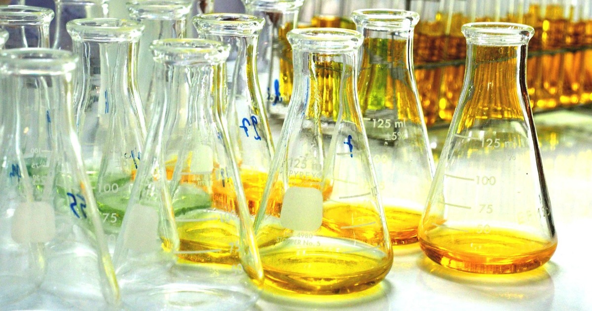 Molaridade ou Concentração Molar: o que é, fórmula e como calcular