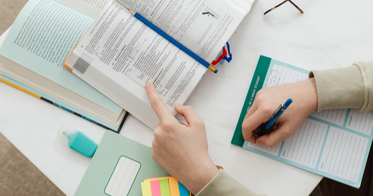 Verbos auxiliares: ser, estar, ter, haver